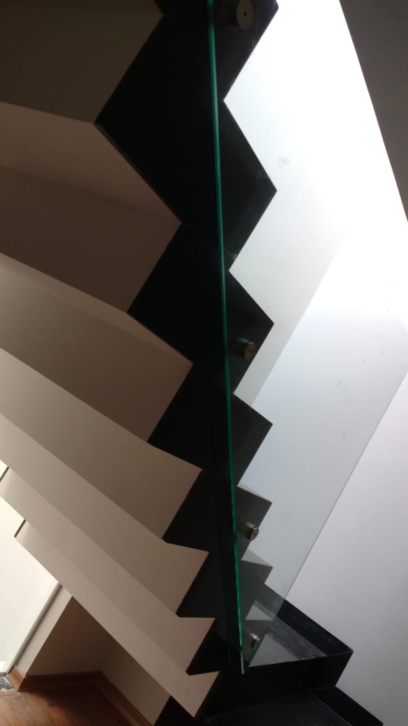 FECHAMENTO EM VIDRO ESCADA.jpeg FECHAMENTO EM VIDRO ESCADA.jpeg